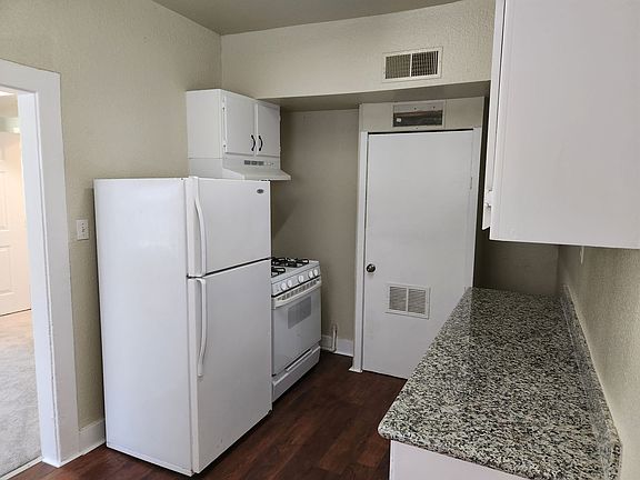 3rd image of 3448 Y St APT 4