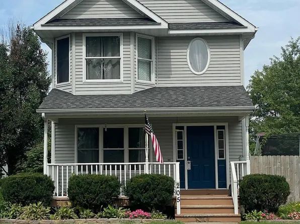 205 E Ada St, New Carlisle, IN 46552