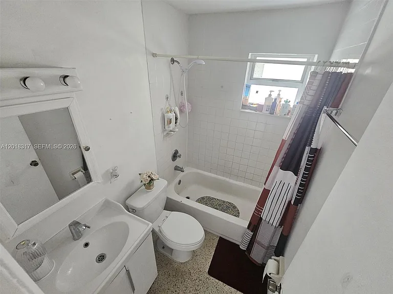 1241 NW 6th St #6 — Photo 12