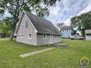 621 S Ash St, Lyndon, KS 66451