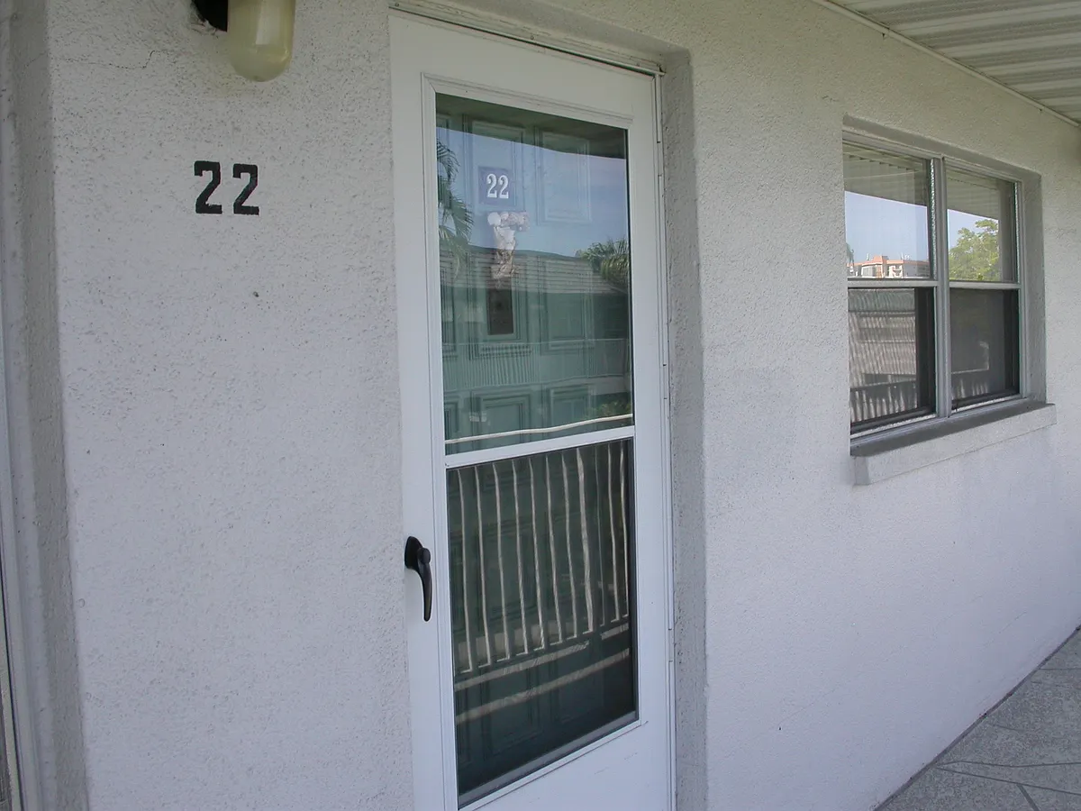Photo 1 of 22 - 5217 81st St N #22 - Saint Petersburg, FL Primary Photo - 5217 81st St N #22