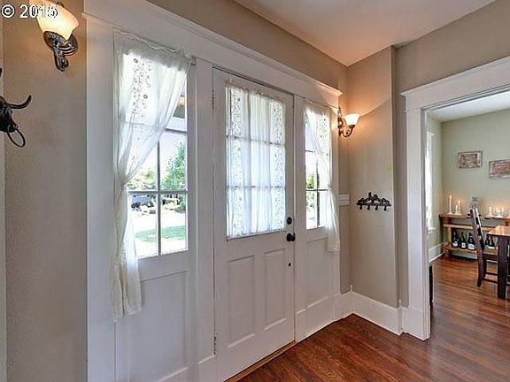 2nd image of 2911 SE Laurelwood Dr