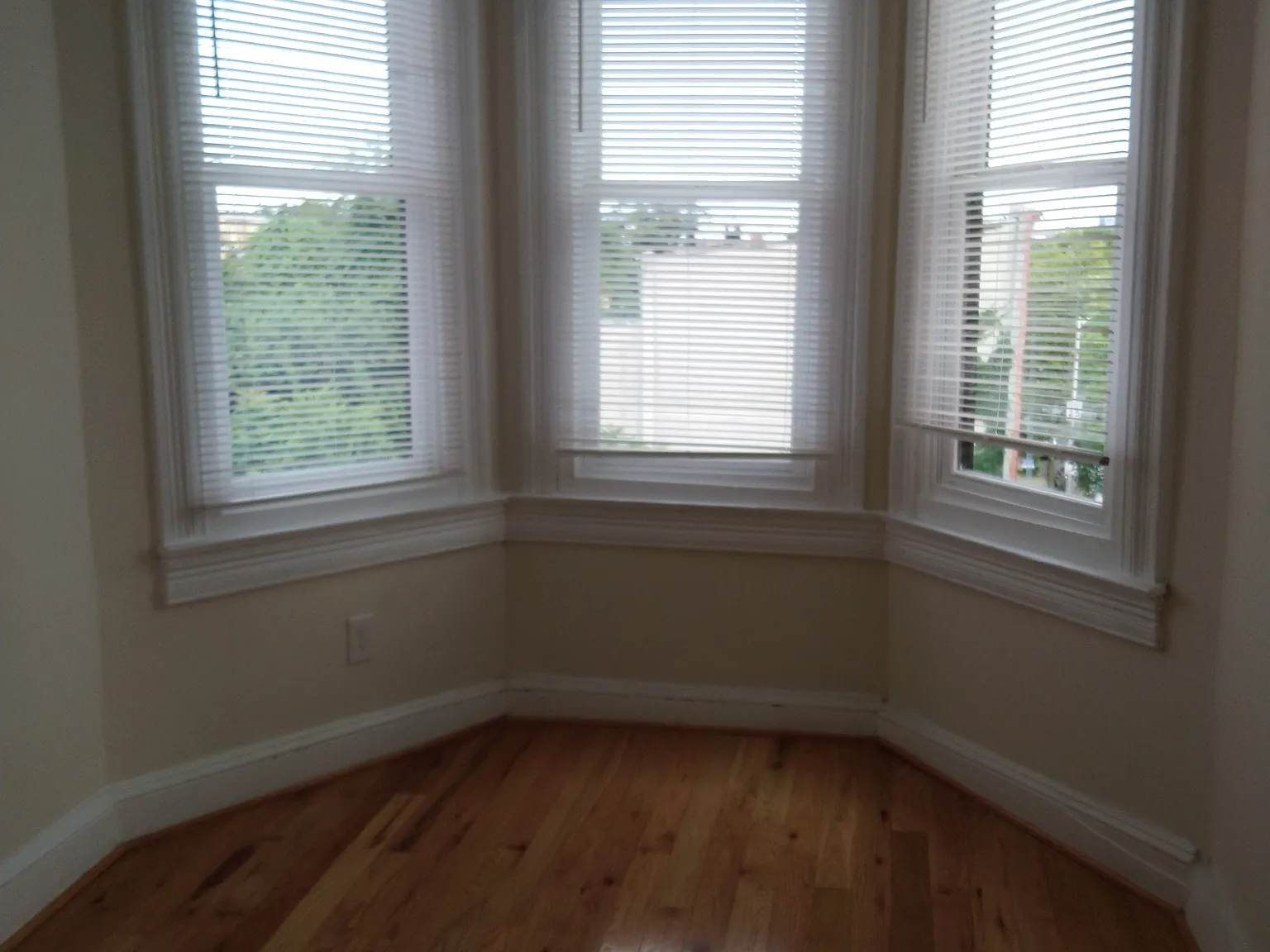 2 bed, 1100 sqft, $1,245 — Photo 2