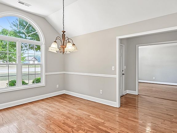 4th image of 21526 Silver Oaks Cir