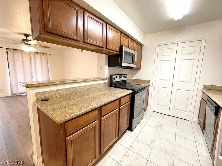3135 S Mojave Rd #221 — Photo 7