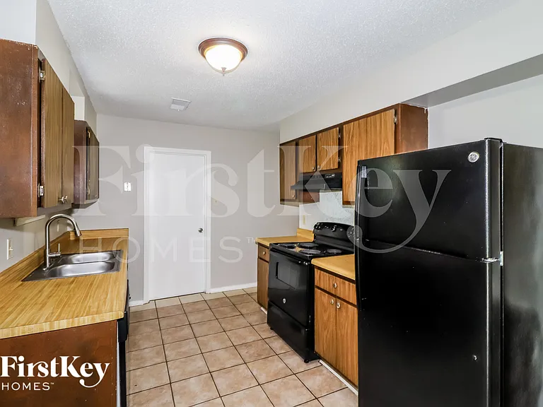 5728 Ballenmoor Dr — Photo 7
