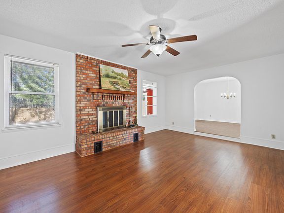 5th image of 1003 Darlington Oak Dr