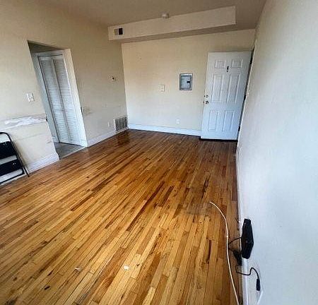 4th image of 413-15 Dodd St #8