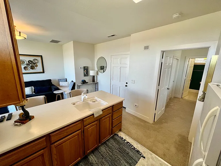 189 Evans Ave — Photo 23