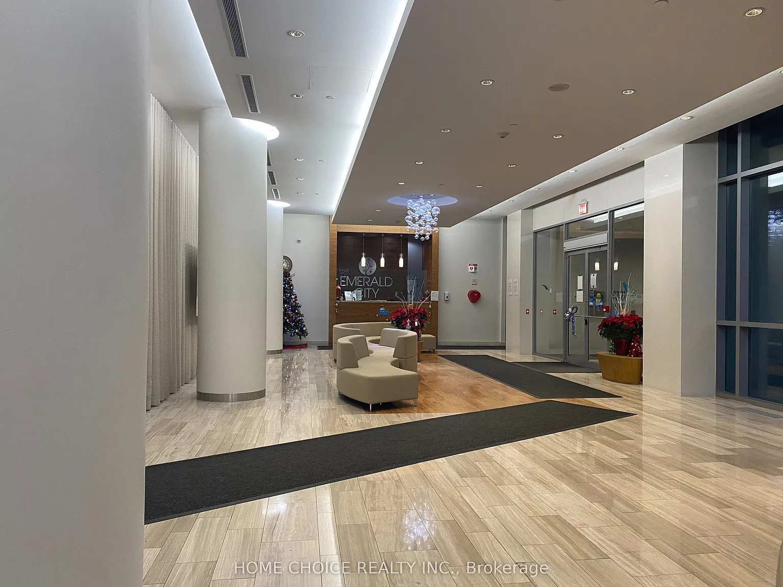 62 Forest Manor Rd — Photo 3