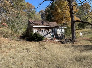 136 D R Barnes Rd, Erin, TN 37061