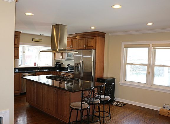 2nd image of 254 Ann St