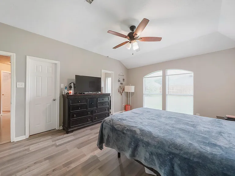 4006 Raspberry Ct — Photo 10