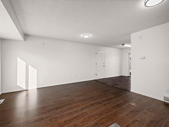 4th image of 612 Homestead Ct