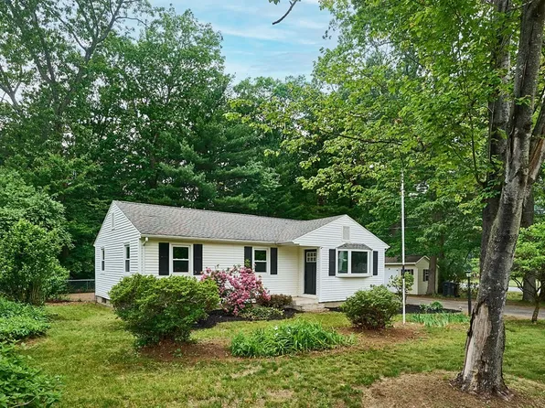 3 Old Farm Rd, Westfield, MA 01085