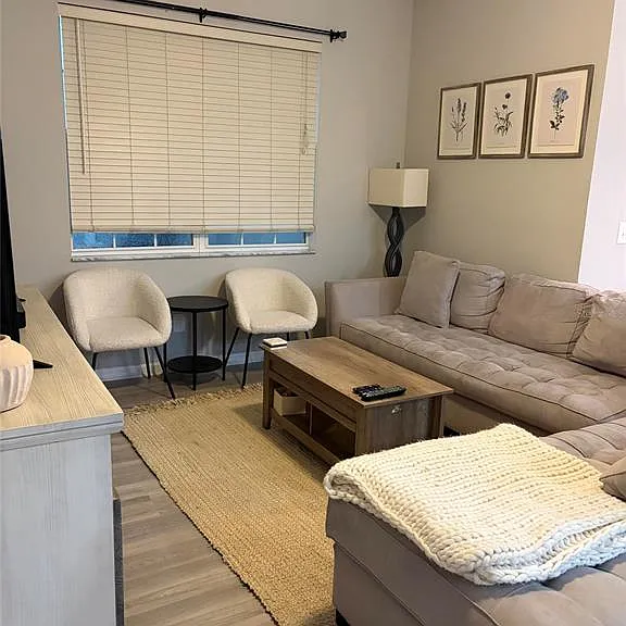 4056 Alan Dr — Photo 4