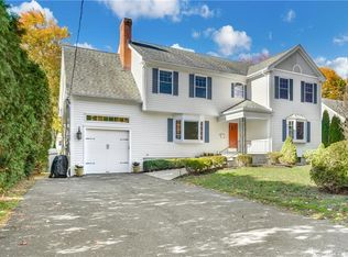 143 Bennett St, Fairfield, CT 06825