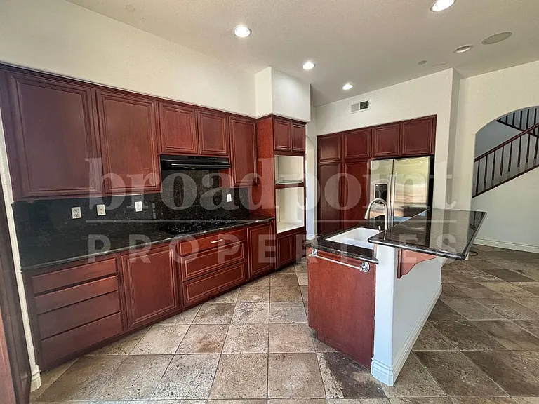 637 Oak Glade Dr — Photo 6