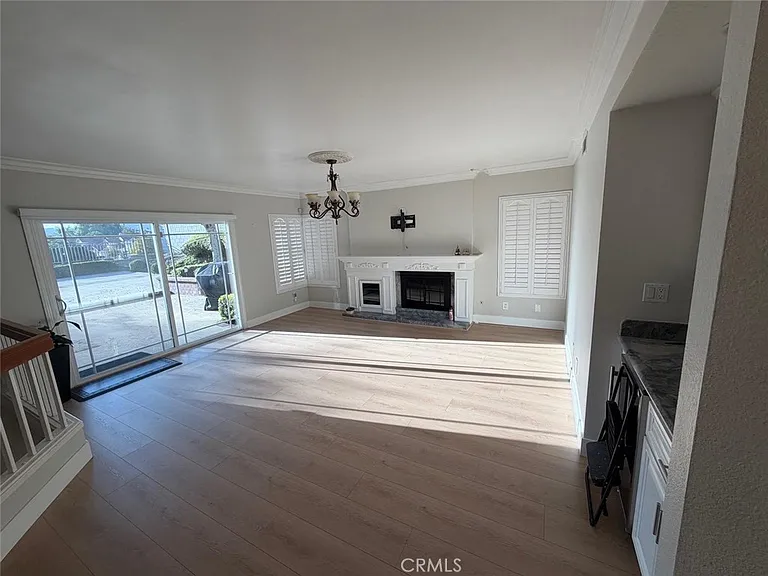 807 Cottonwood Way — Photo 3