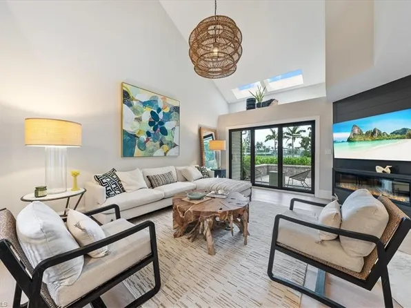 569 Park Shore Dr #G5, Naples, FL 34103