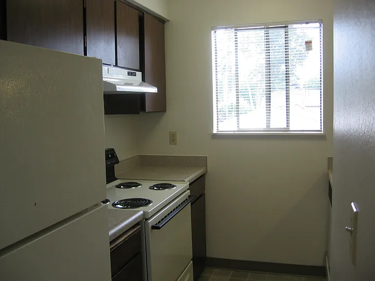 2108 E Evergreen Blvd — Photo 8