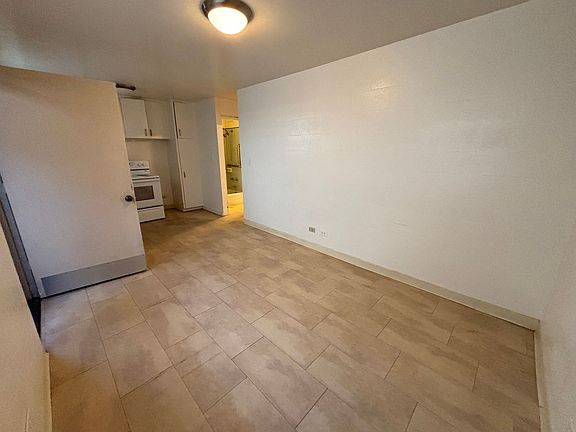 3rd image of 427 Liliha Court Ln #C
