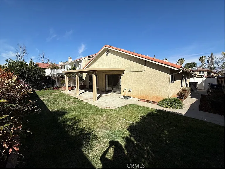 1756 Parkview — Photo 2