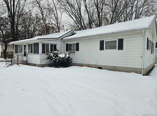 20999 Seminole St, Southfield, MI 48033