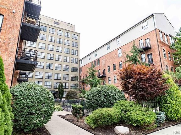 2nd image of 6533 E Jefferson Ave #38/123W