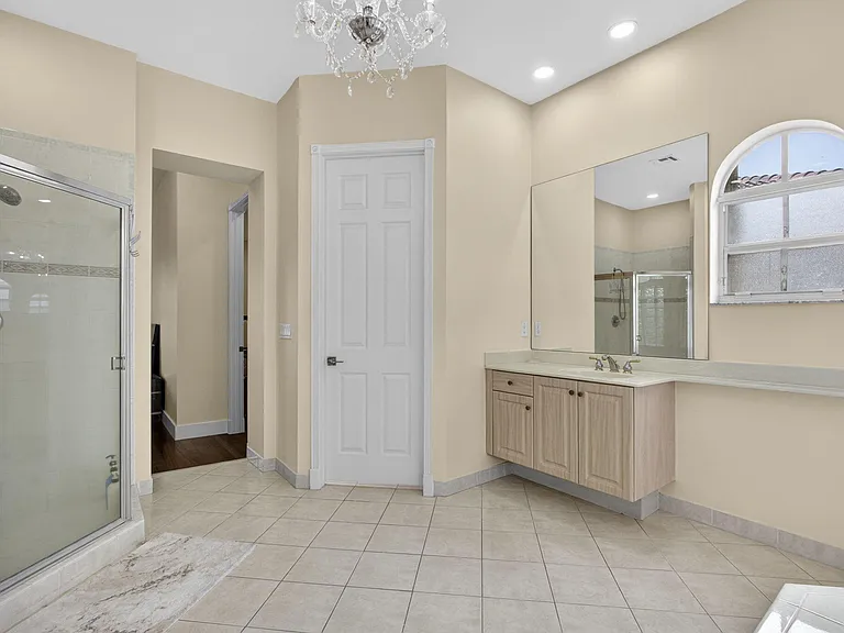 1724 Annandale Cir — Photo 46
