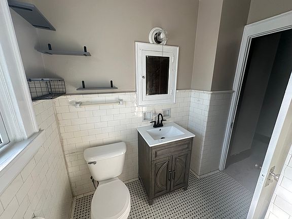 3rd image of 3617 Myrtle Ave #2
