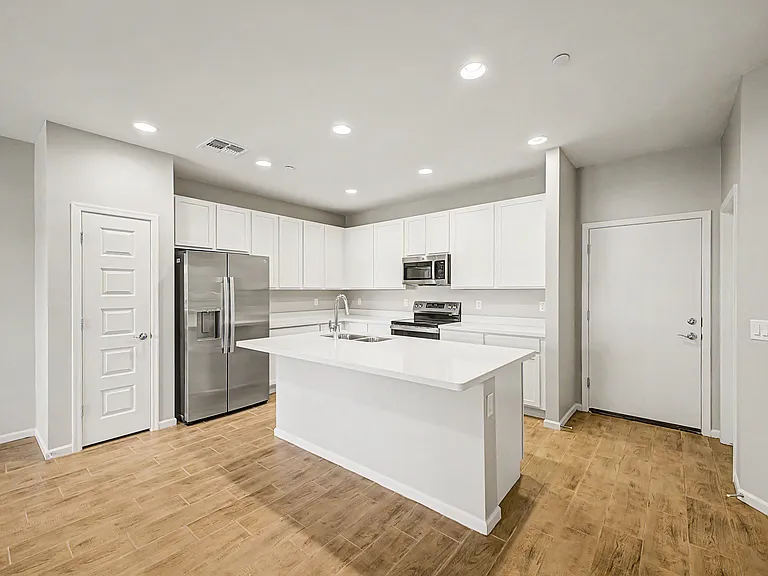 733 E Commonwealth Ave #27 — Photo 15