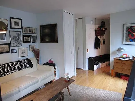 Rented by Tabak Real Estate | media 72