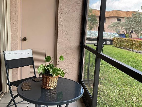 4th image of 10633 NW 10th St #102