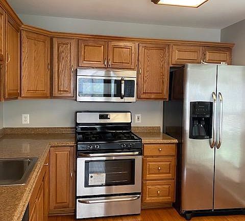 5th image of 8200 Crossbrook Ct Unit 201