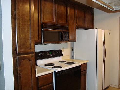 2nd image of 7048 McDermott Dr