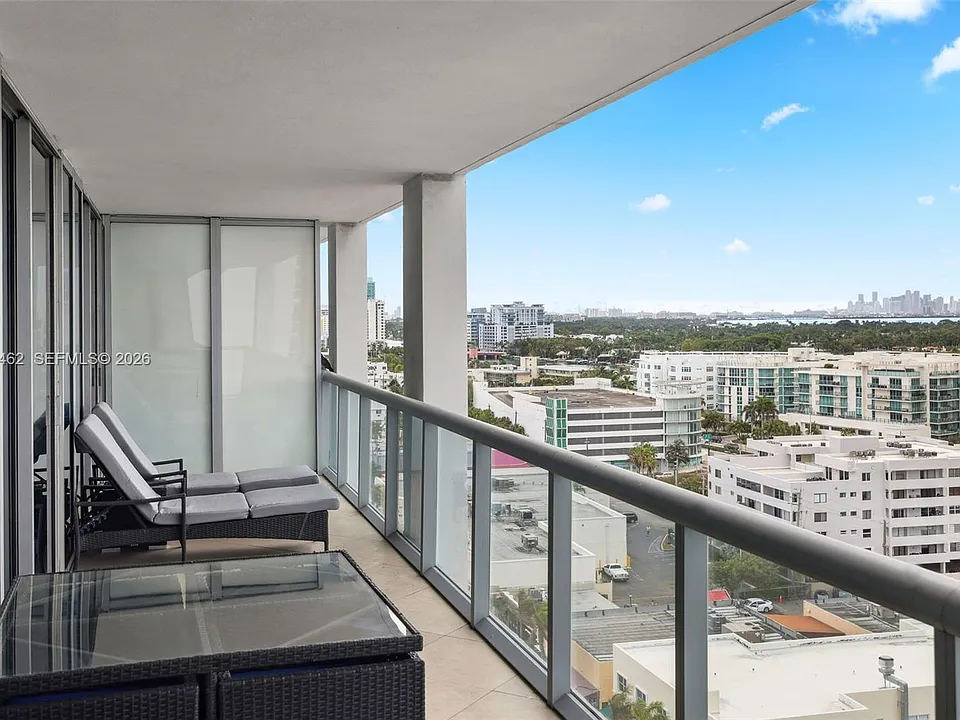 6799 Collins Ave #1106
