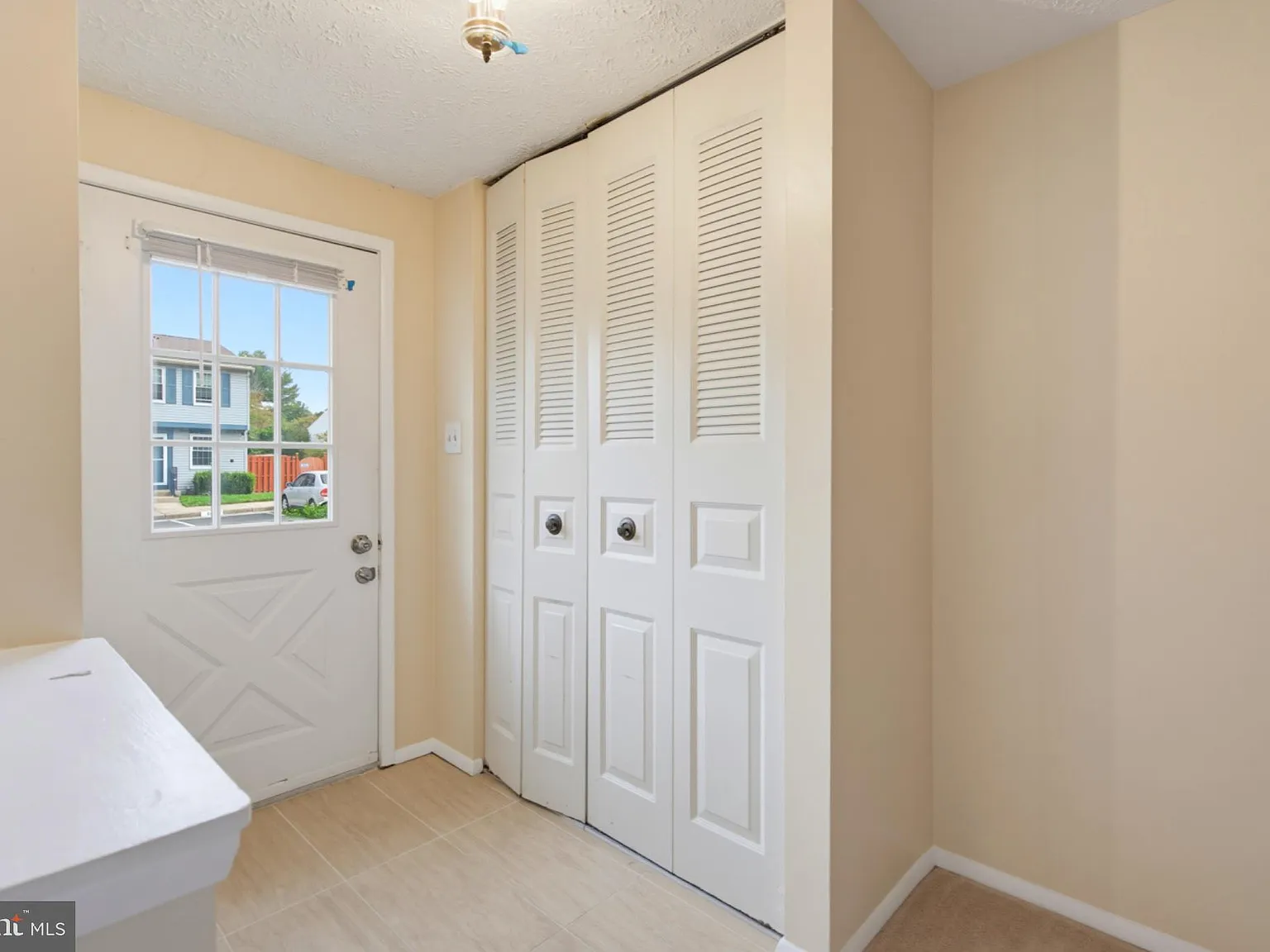 2 bed, 1.5 bath, 1395 sqft, $2,600 — Photo 3