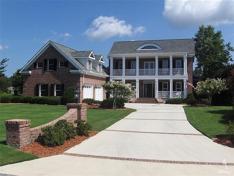 1st image of 2748 Pinecrest Drive SE