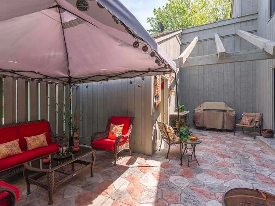 Prime Fishers townhome: 2BR/2BA, garage, great location, low-maintenance rental. — Photo 4
