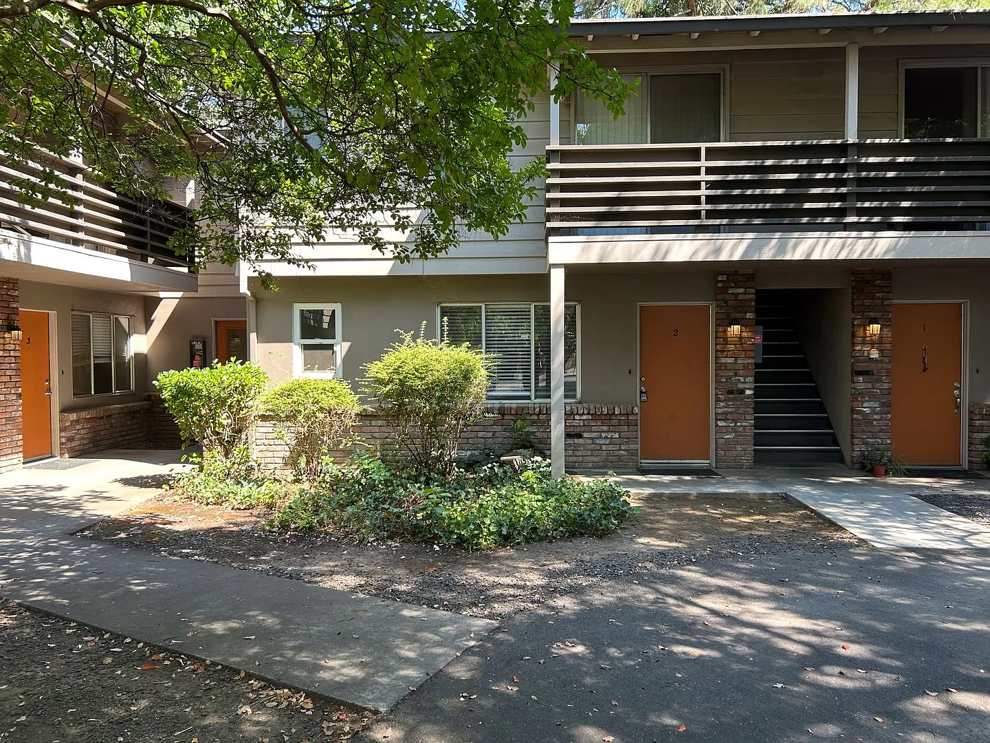 Mountain View Apartments — Photo 1