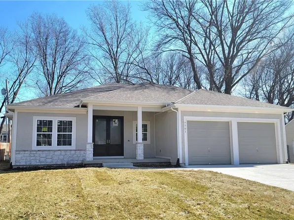 7701 Booth St, Prairie Village, KS 66208