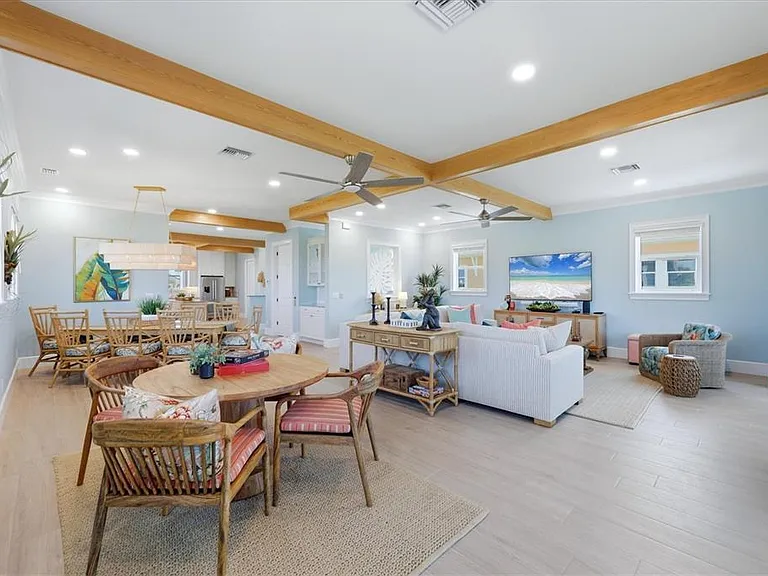 115 Aqua Ln — Photo 25