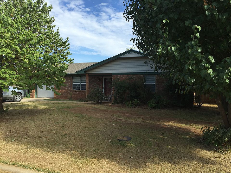 2nd image of 111 Sunny Ln
