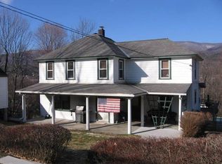 131 Oak Hill School Rd, Pownal, VT 05261