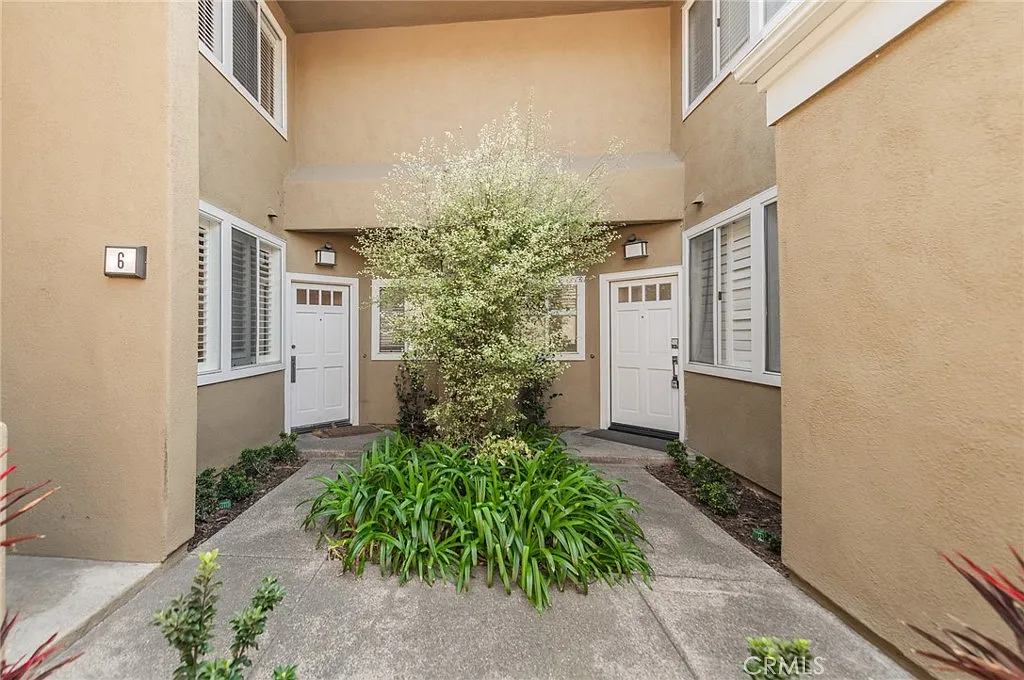 1 bed, 300 sqft, $1,490 — Photo 2