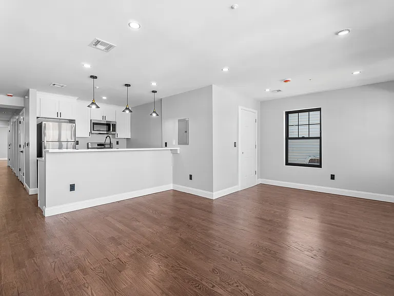 481 15th Ave #2 — Photo 2
