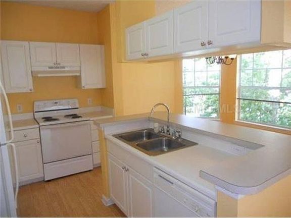 5th image of 1421 Arbor Lakes Cir