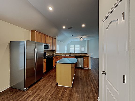 3rd image of 8010 Saragosa Blue Ln