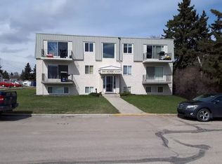 4932 56th St #102, Innisfail, AB T4G1B7